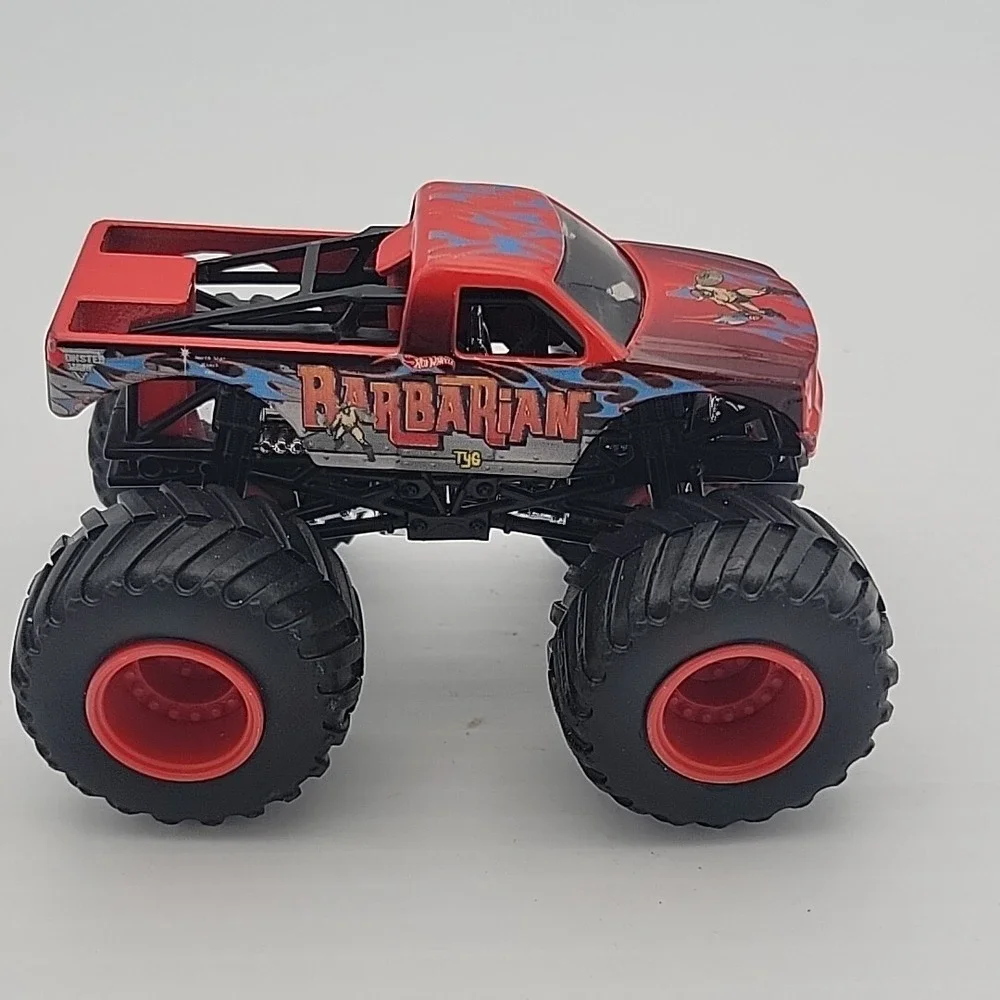Hot Wheels Monster Jam BARBARIAN Monster Truck 1:64 Black Cage/Red‎ Rims